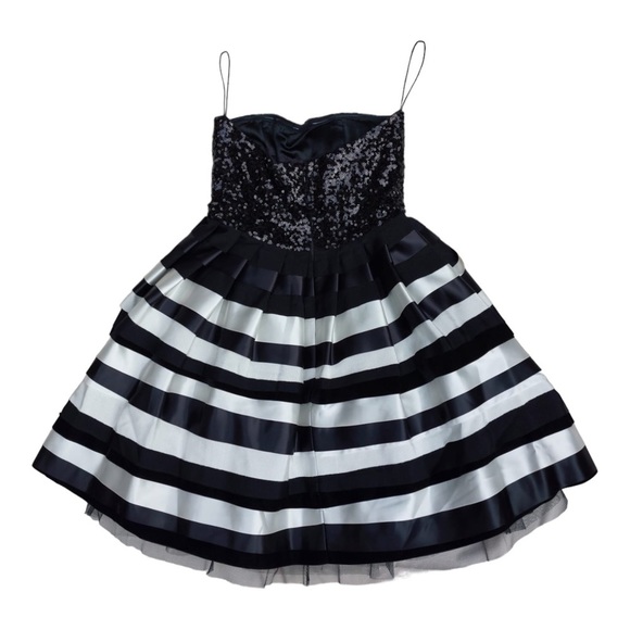 Alice + Olivia Sequin Striped Strapless Flowy Dress - Picture 3 of 7